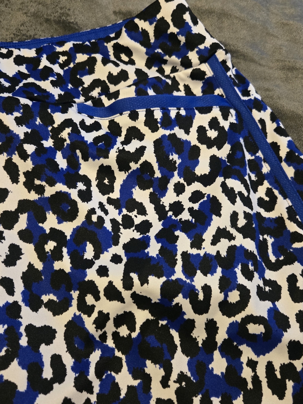 Set Tail Blue and Black Leopard Mini Skirt And Top - Picture 5 of 12